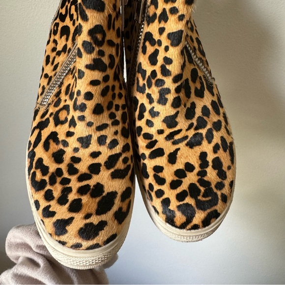 Steve Madden Leopard Calf Hair Wedgie Ankle Booties - sz 8 - Picture 3 of 7